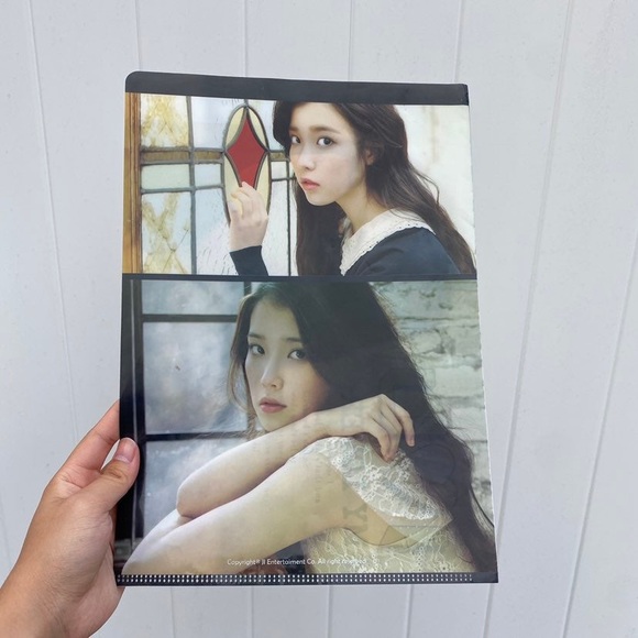 IU folder - Picture 2 of 4